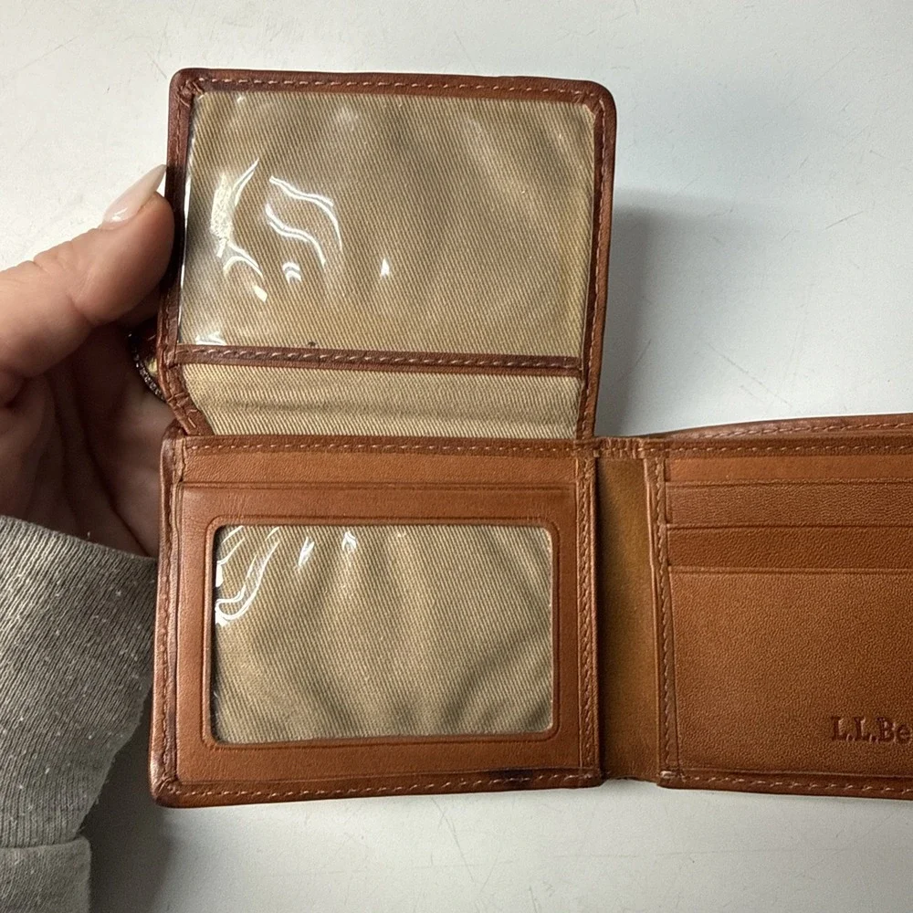 Vintage L.L. Bean Bi Fold Wallet Brown Men's Rare Genuine Leather Classic
